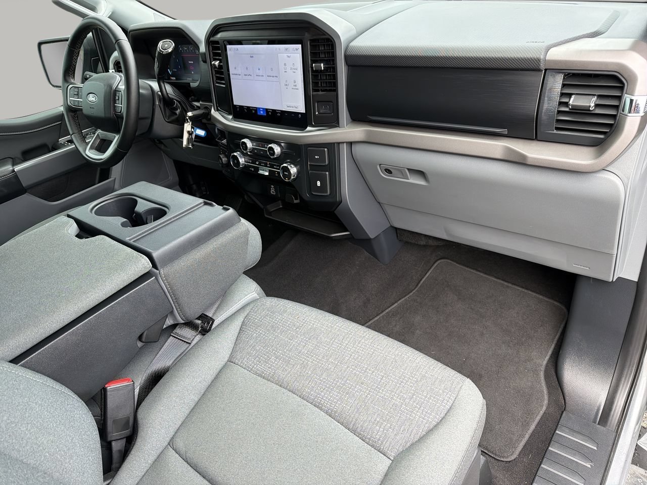 Used 2025 Silver Metallic Ford XLT image 11