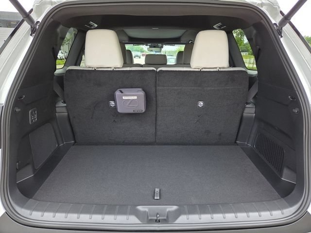 New 2026 Wind Chill Pearl Lexus PREMIUM AWD image 27