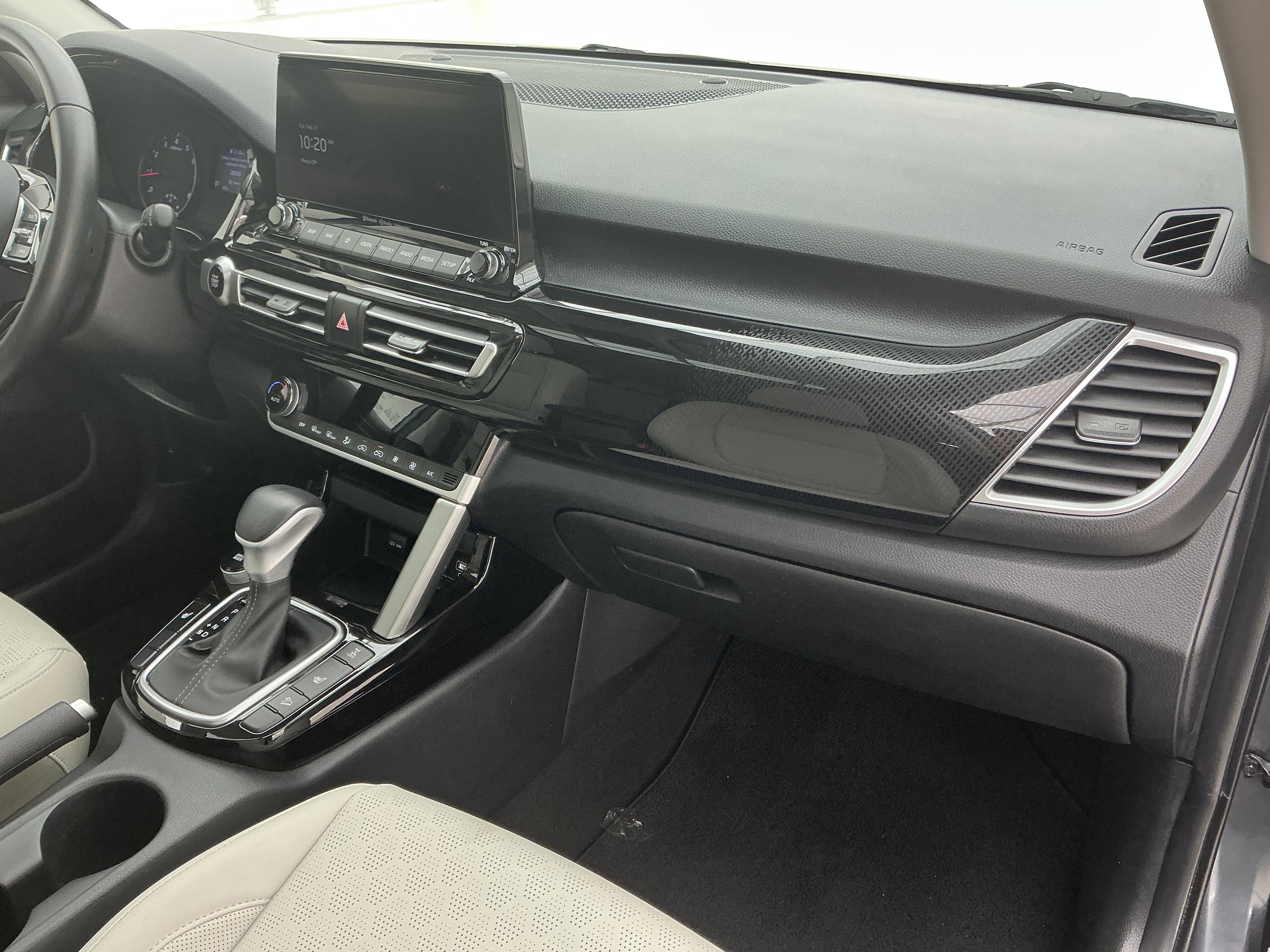 Used 2023 Gravity Gray Kia EX image 25