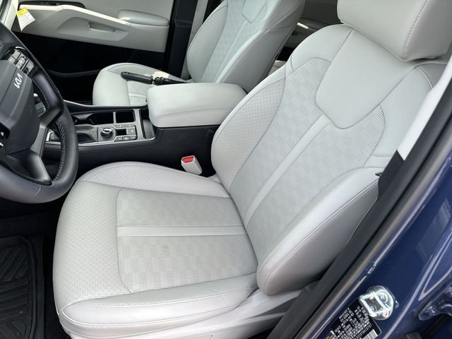 Used 2026 Black Kia S image 15