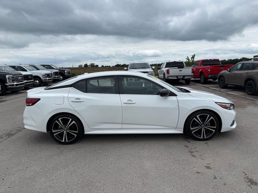 Used 2021 White Nissan SR image 33