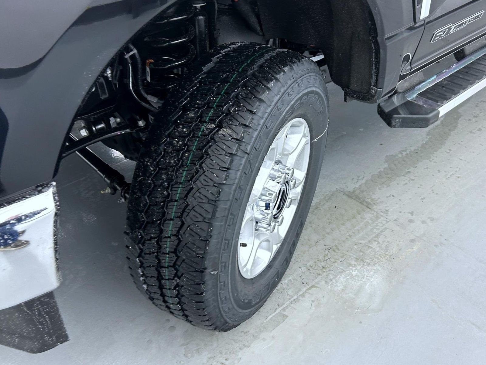 New 2026 Agate Black Metallic Ford XLT image 23