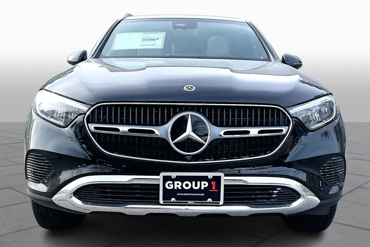 New 2026 040/Black Mercedes-Benz GLC 300 image 3