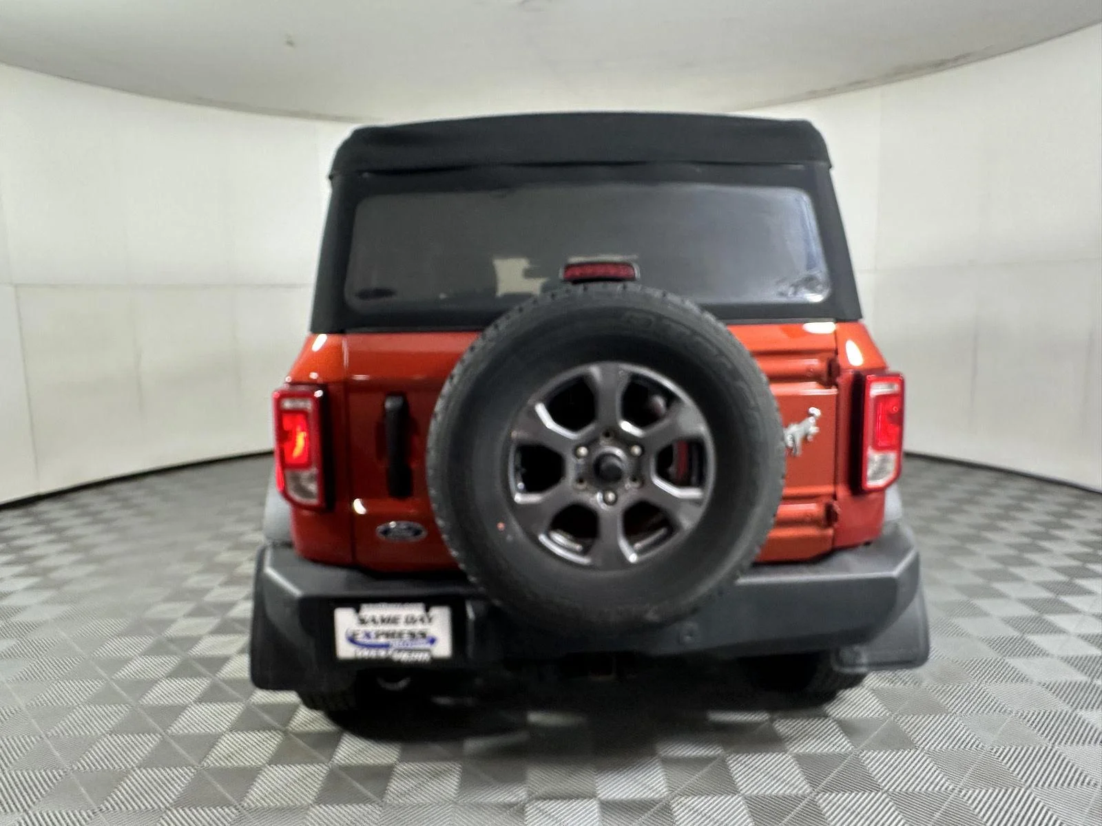 Used 2023 Hot Pepper Red Metallic Tinted Clearcoat Ford Big Bend image 5