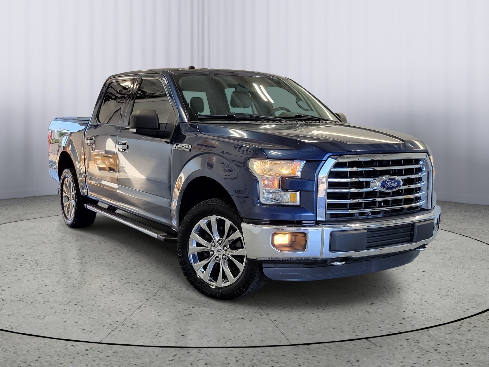 Used 2016 Blue Ford XLT image 1