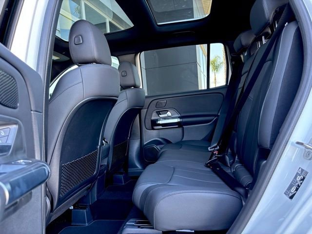 New 2026 Polar White Mercedes-Benz GLB 250 image 45