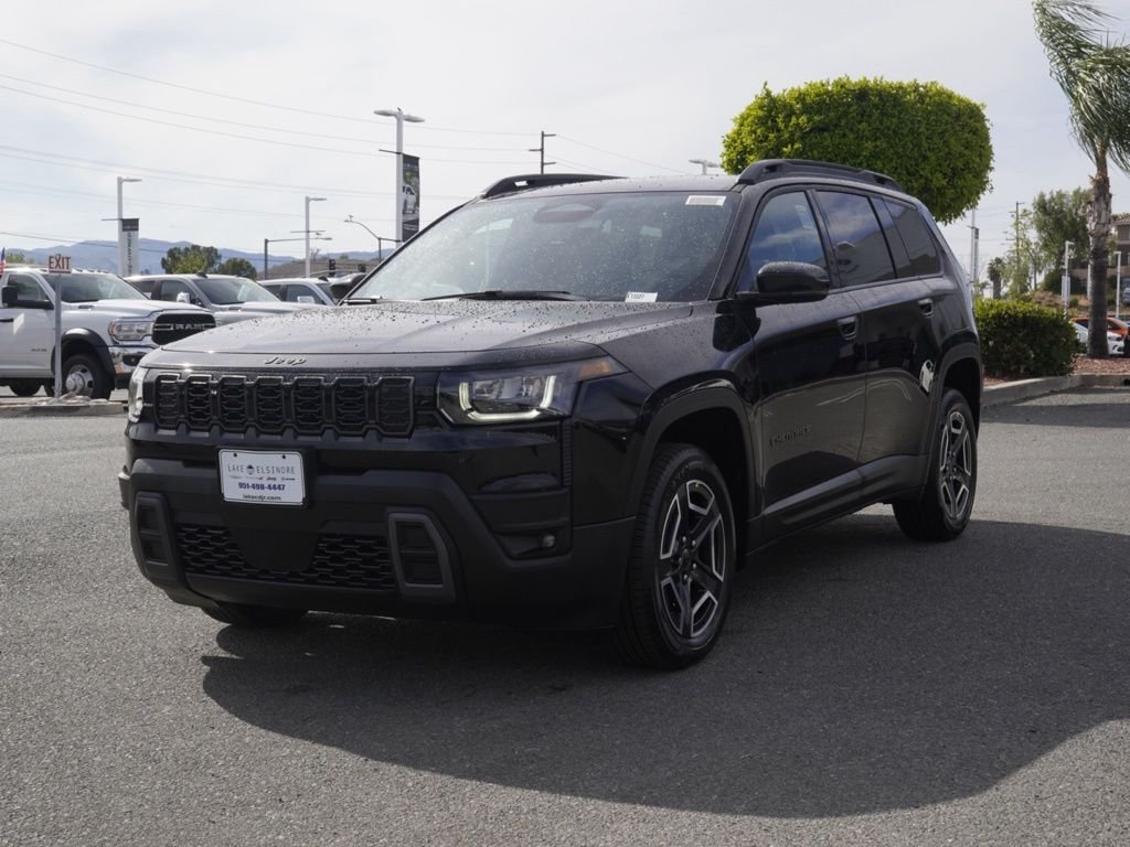 New 2026 Diamond Black Crystal Pearl-Coat Exterior Paint Jeep Limited image 7