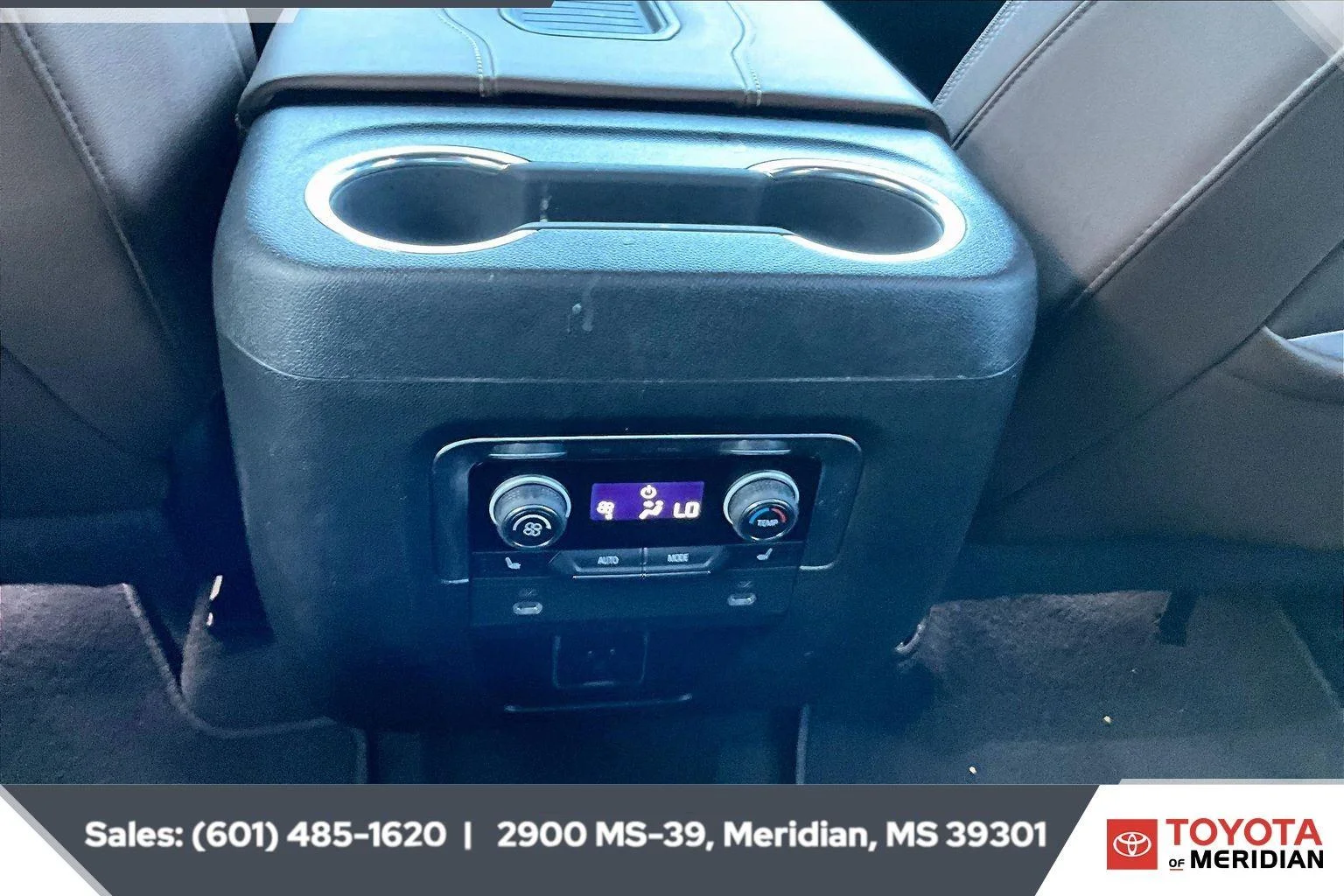 Used 2022 Iridescent Pearl Tricoat Chevrolet High Country image 24
