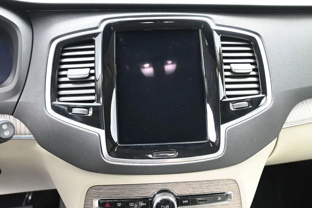 Certified Used 2024 Crystal White Volvo Plus image 13