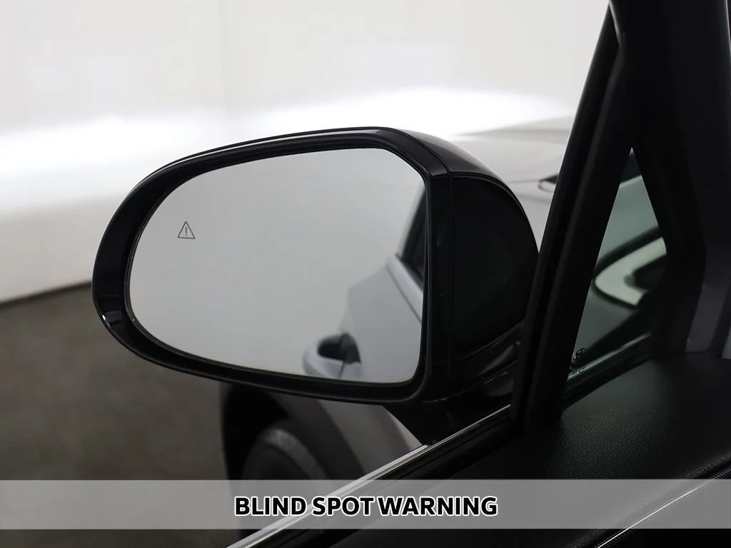Used 2022 Silver Hyundai XRT image 5