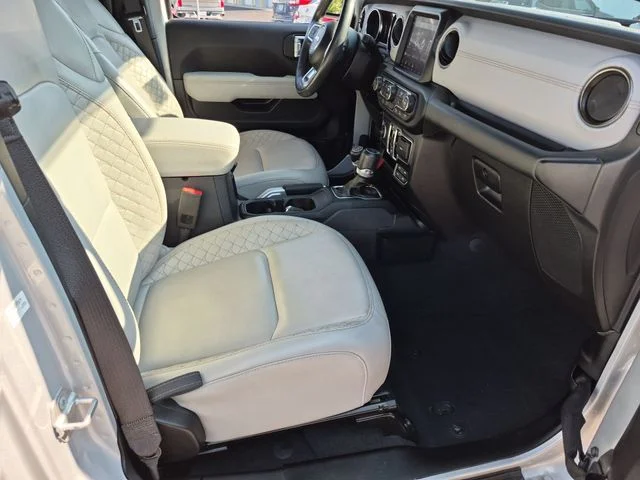 Used 2022 Silver Jeep Unlimited Sahara High Altitude image 33