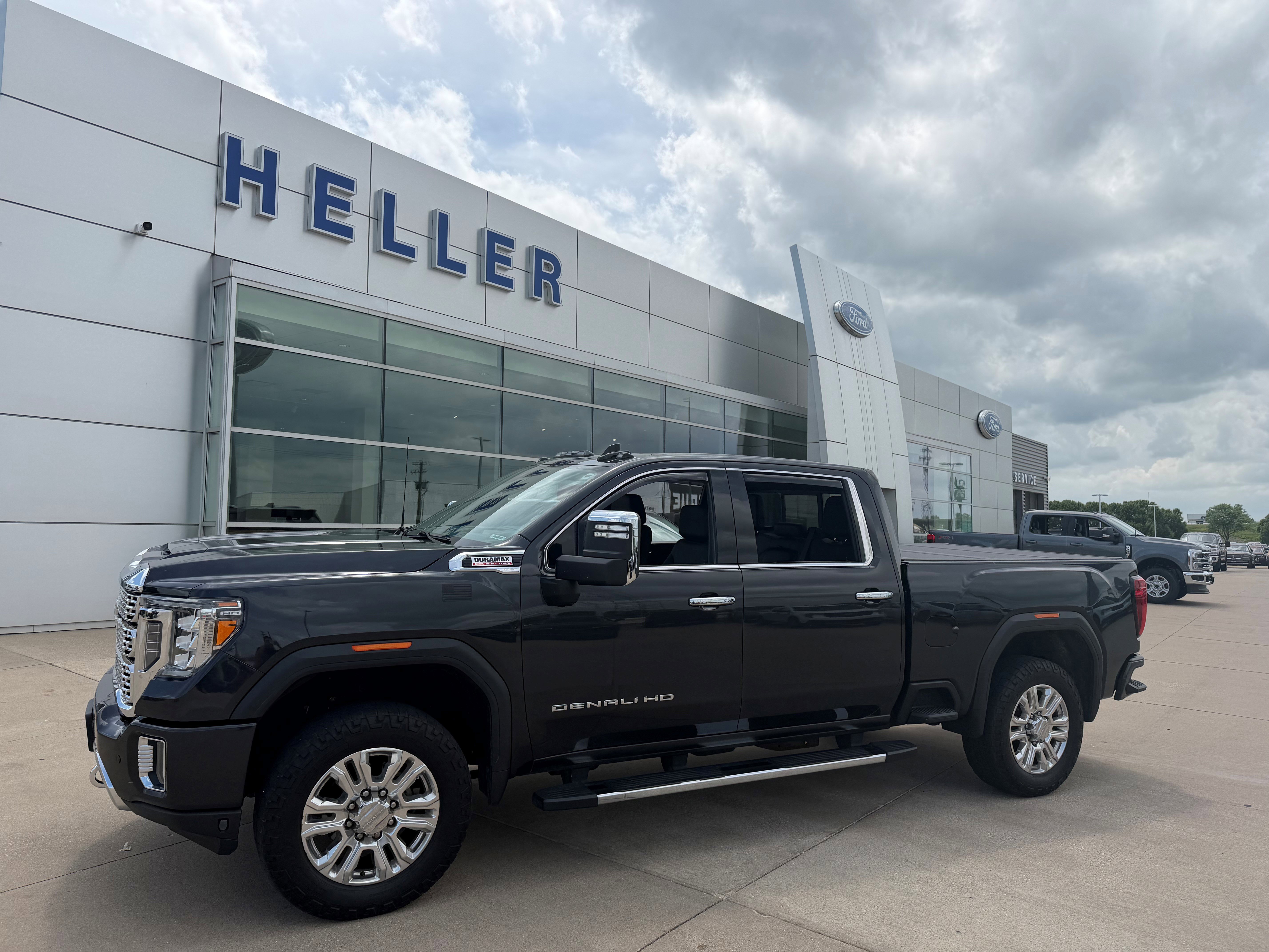 Used 2020 Carbon Black Metallic GMC Denali image 3