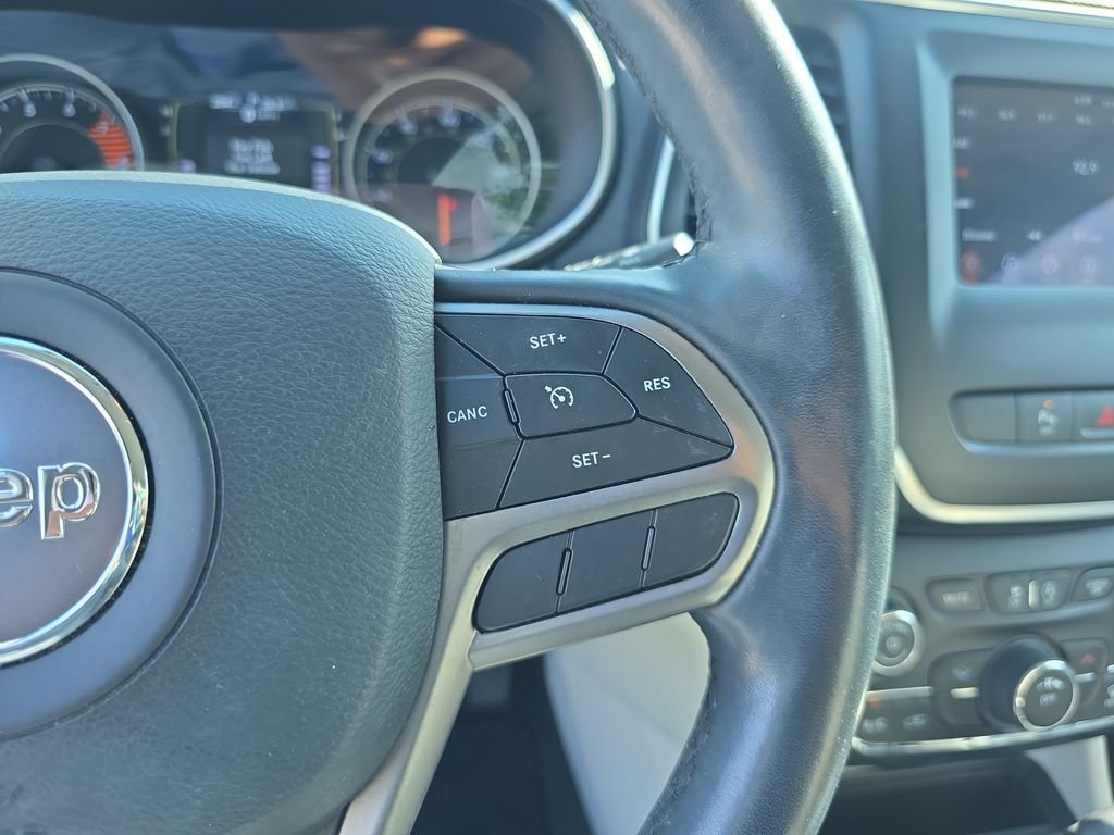 Used 2020 Gray Jeep Latitude Plus image 22