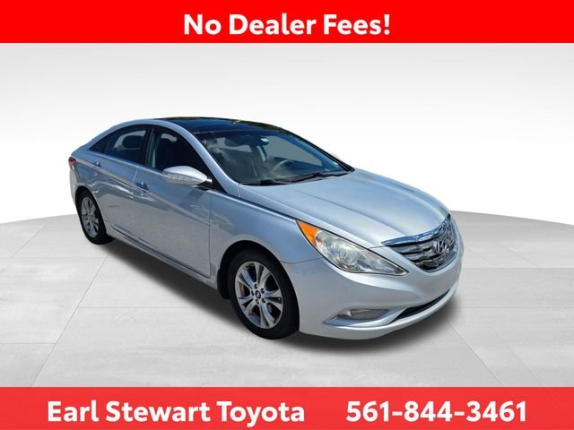 Used 2012 Silver Hyundai Limited image 2