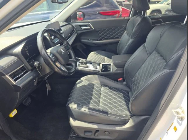 Used 2024 White Mitsubishi SEL image 6