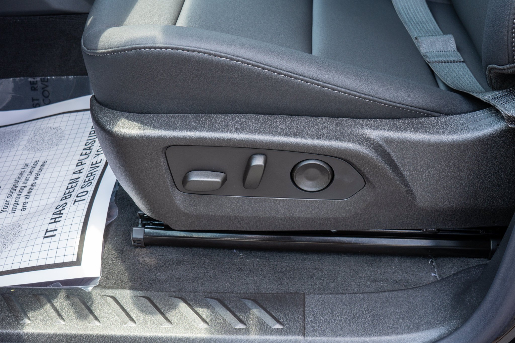 New 2026 Onyx Black GMC Elevation image 28