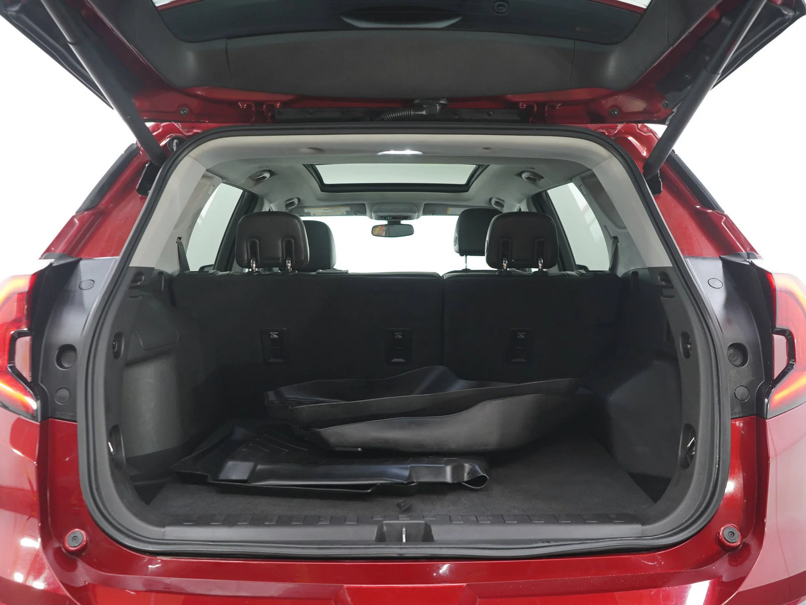 Used 2019 RED QUARTZ TINTCOAT GMC SLT image 17