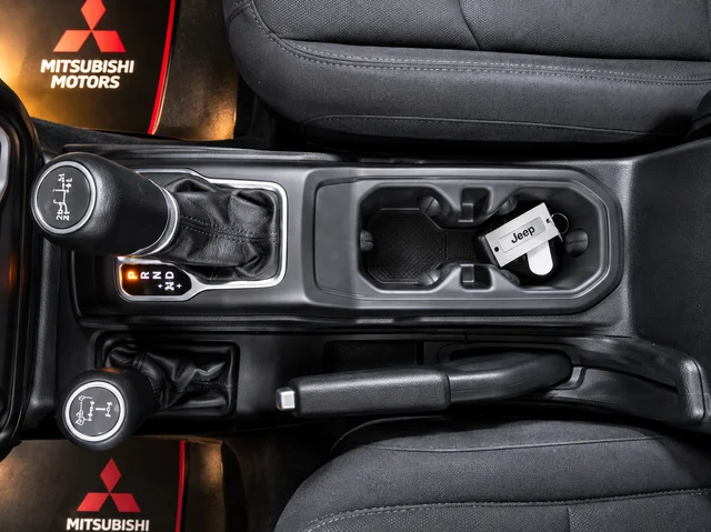 2023 Jeep Wrangler 4-Door Sport S - Photo 24