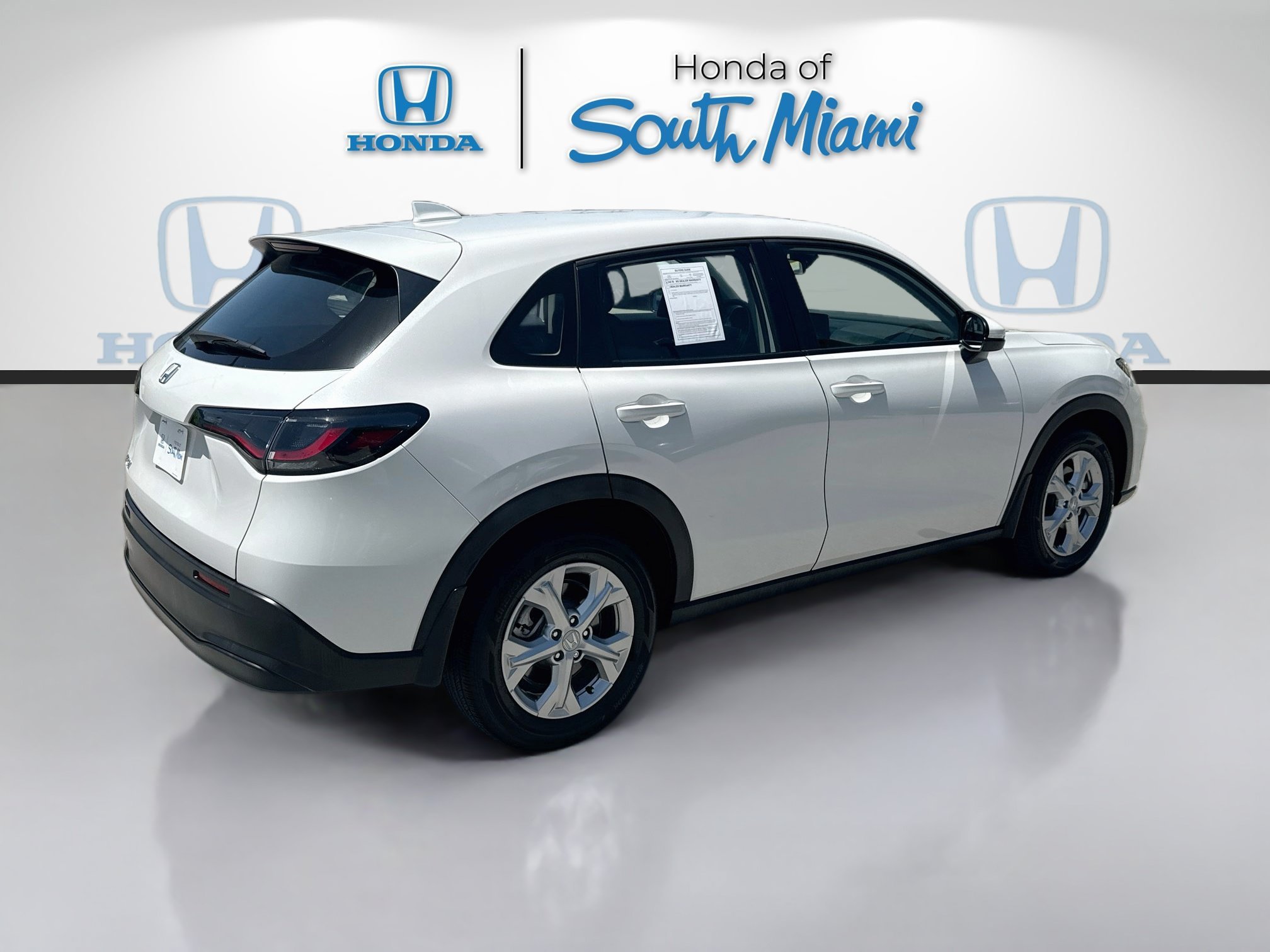 Certified Used 2025 Platinum White Pearl Honda 2WD LX image 7