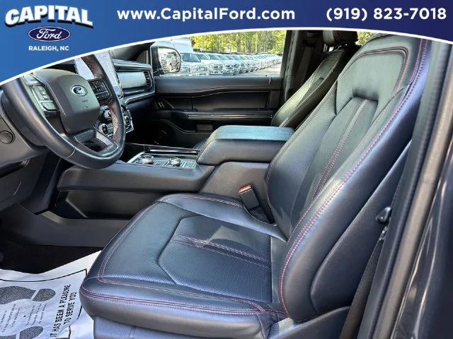 Used 2023  Ford Limited image 19