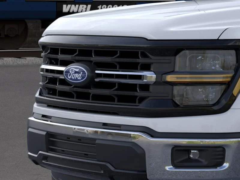 New 2026 Oxford White Ford XLT image 17