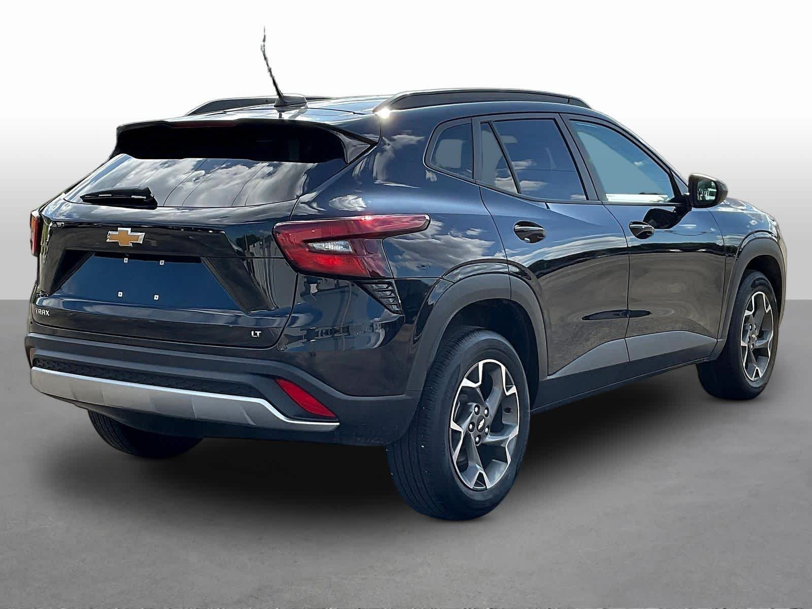 2024 Chevrolet Trax LT - Photo 7