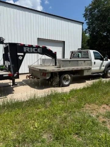 Used 2012 Oxford White Ford XL image 1