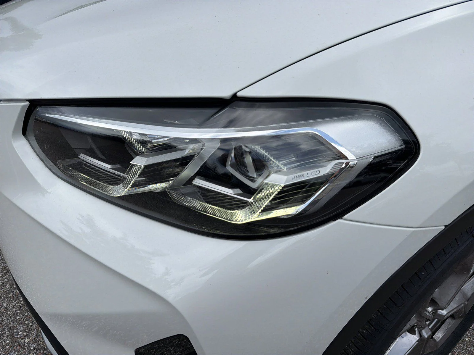 Used 2022 Alpine White BMW sDrive30i image 9