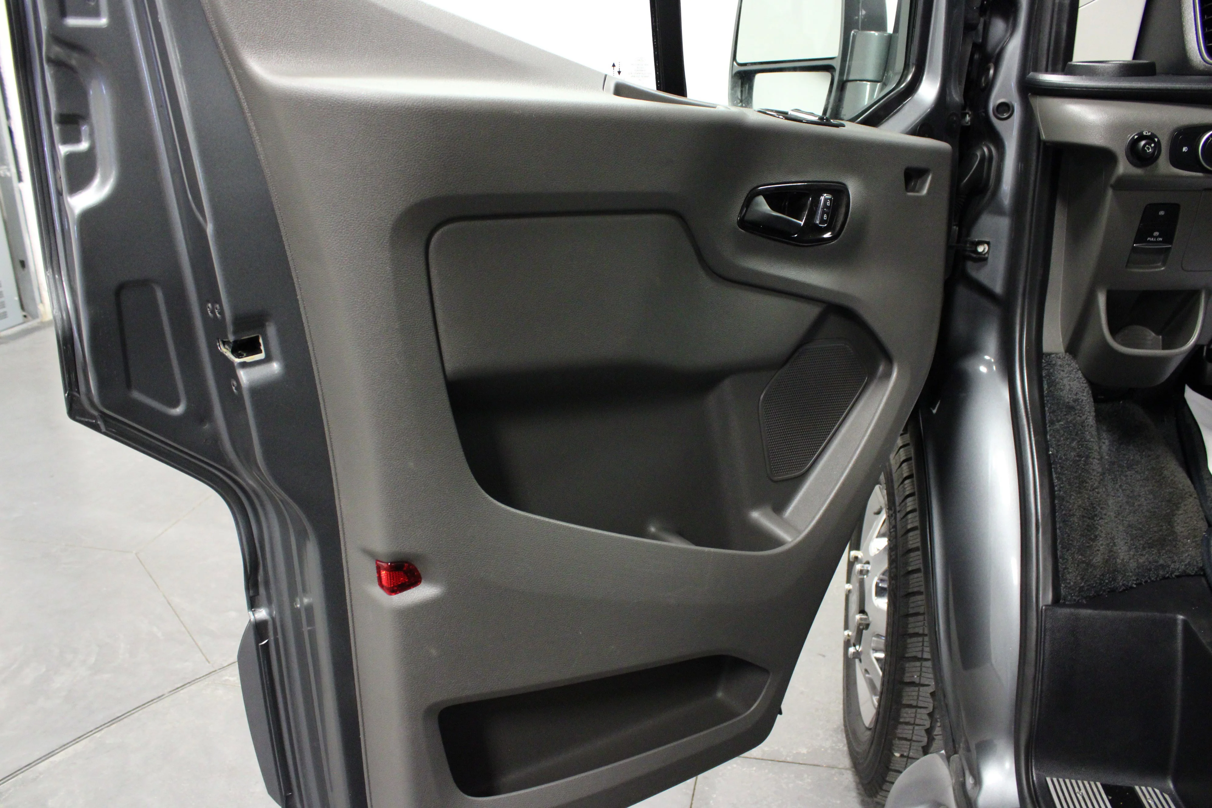 Used 2024 Carbonized Gray Metallic Ford  image 11