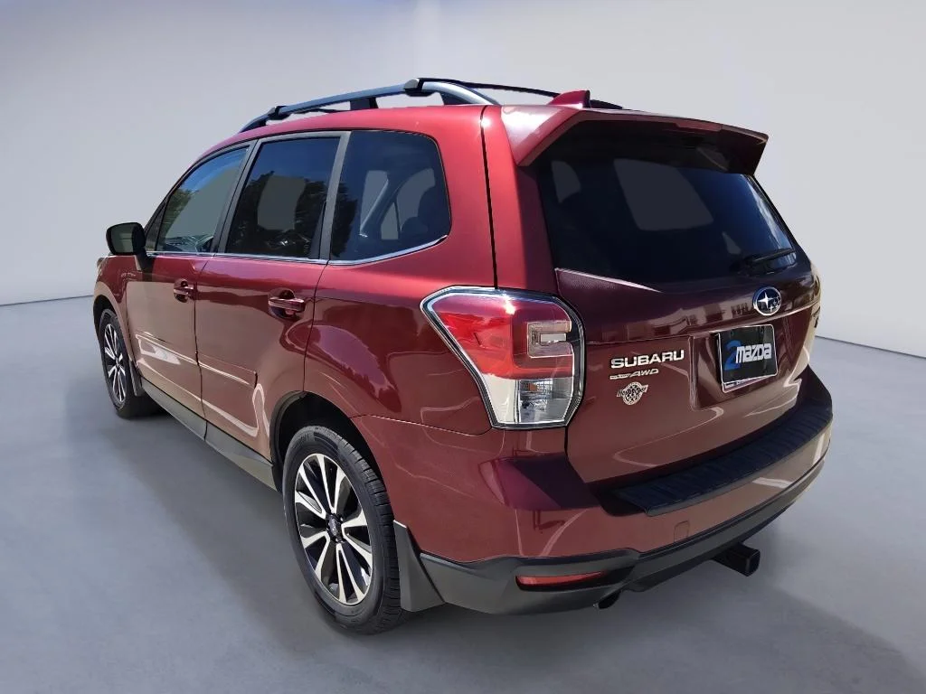 Used 2018 Venetian Red Pearl Subaru Premium image 3