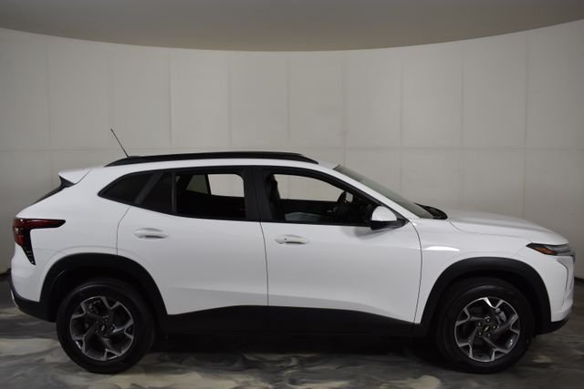 Used 2024 White Chevrolet LT image 10
