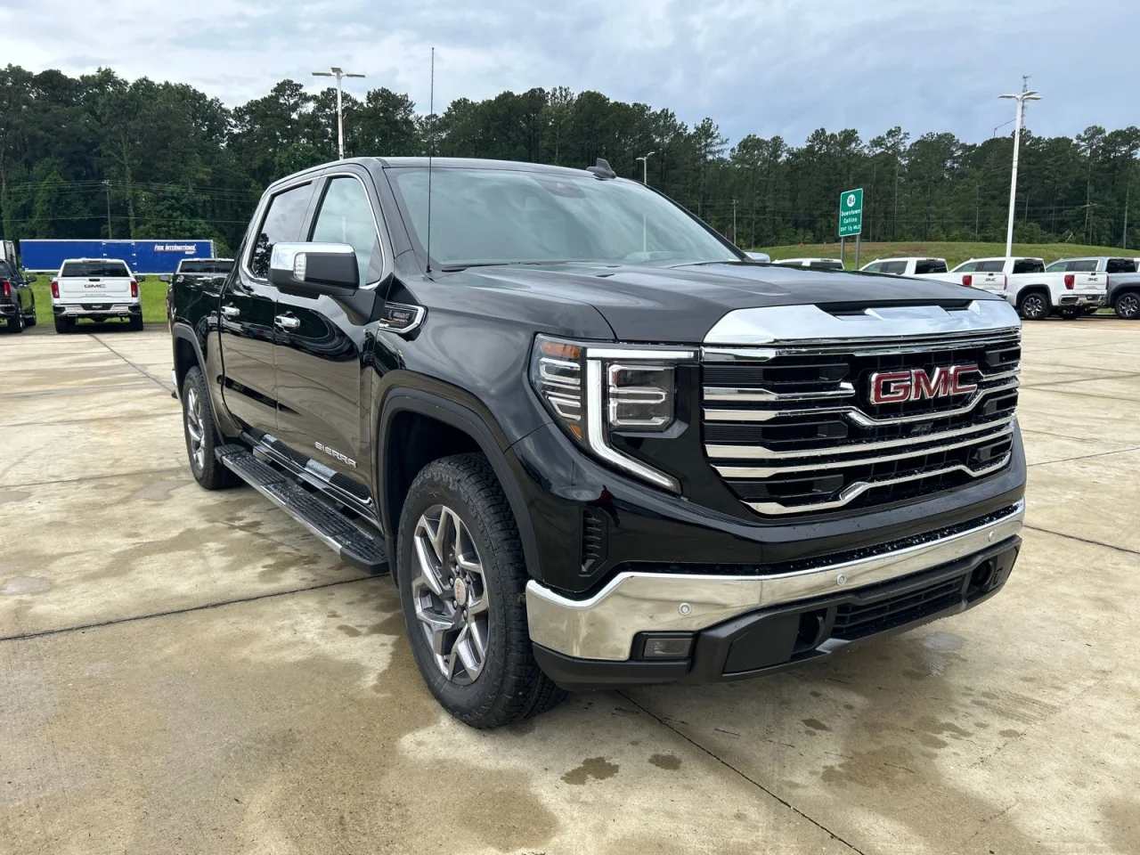 New 2026 Onyx Black GMC SLT image 2