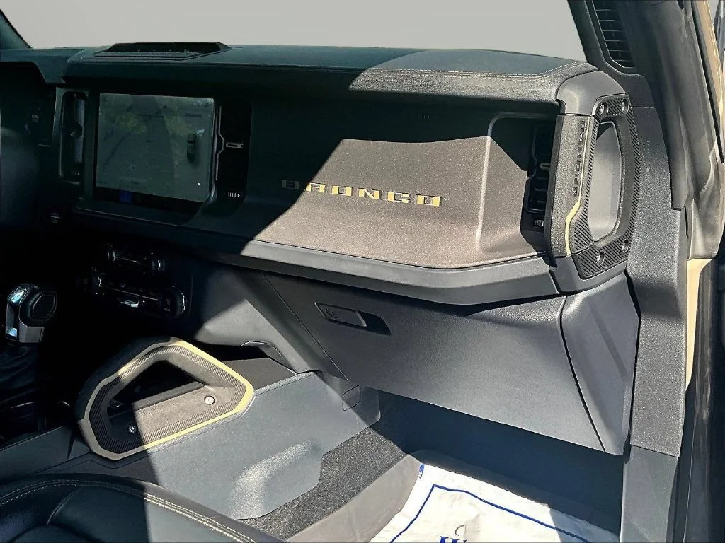 Used 2025 Gray Ford Badlands image 28