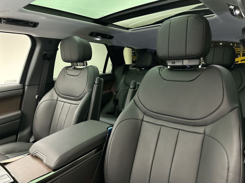Certified Used 2024 Varesine Blue Metallic Land Rover SE image 7