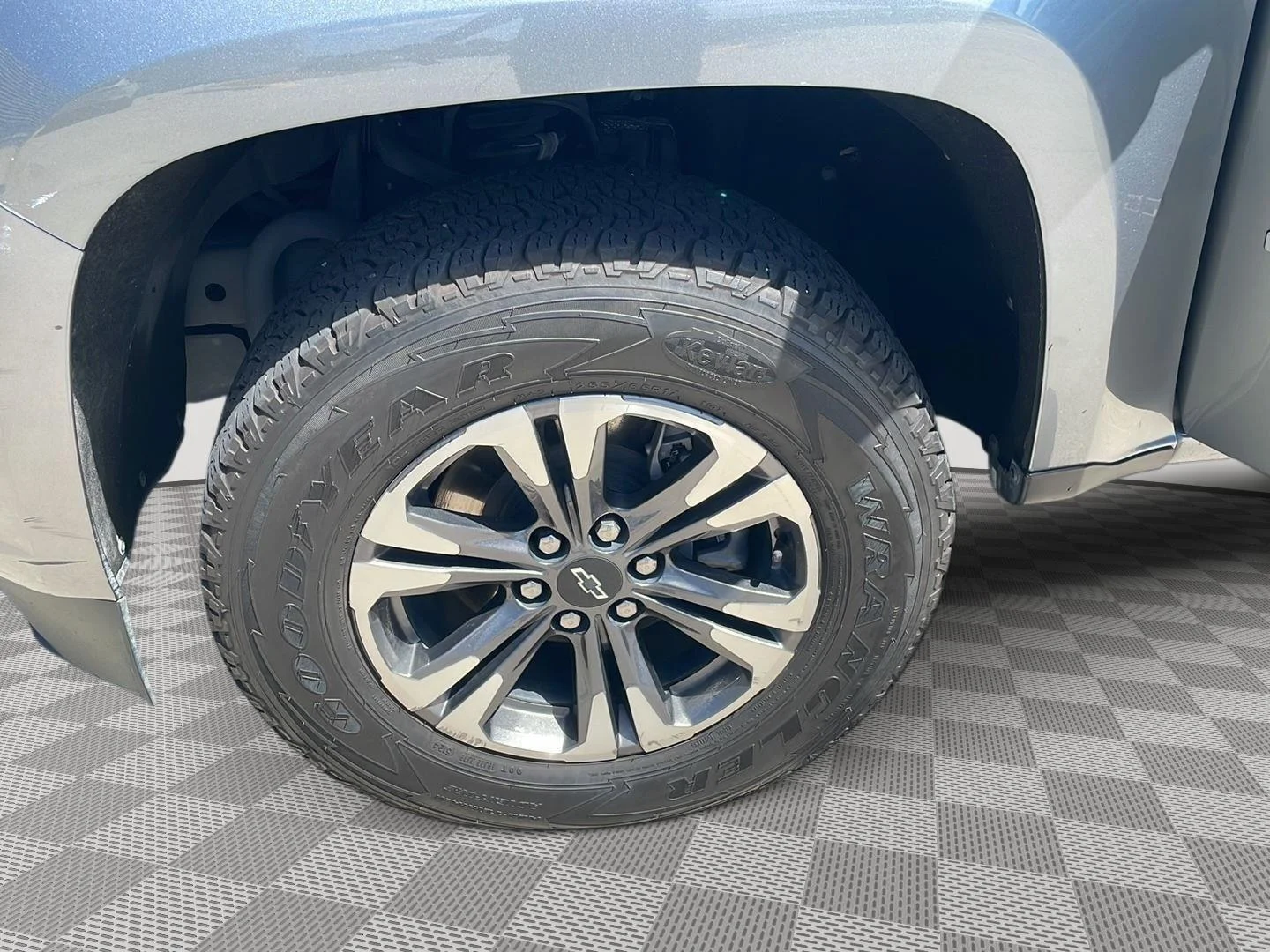 Used 2022 Satin Steel Metallic Chevrolet 4WD Z71 image 22