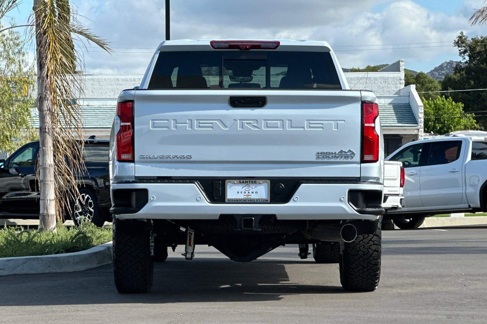 New 2026 Polar White Tricoat Chevrolet High Country image 5