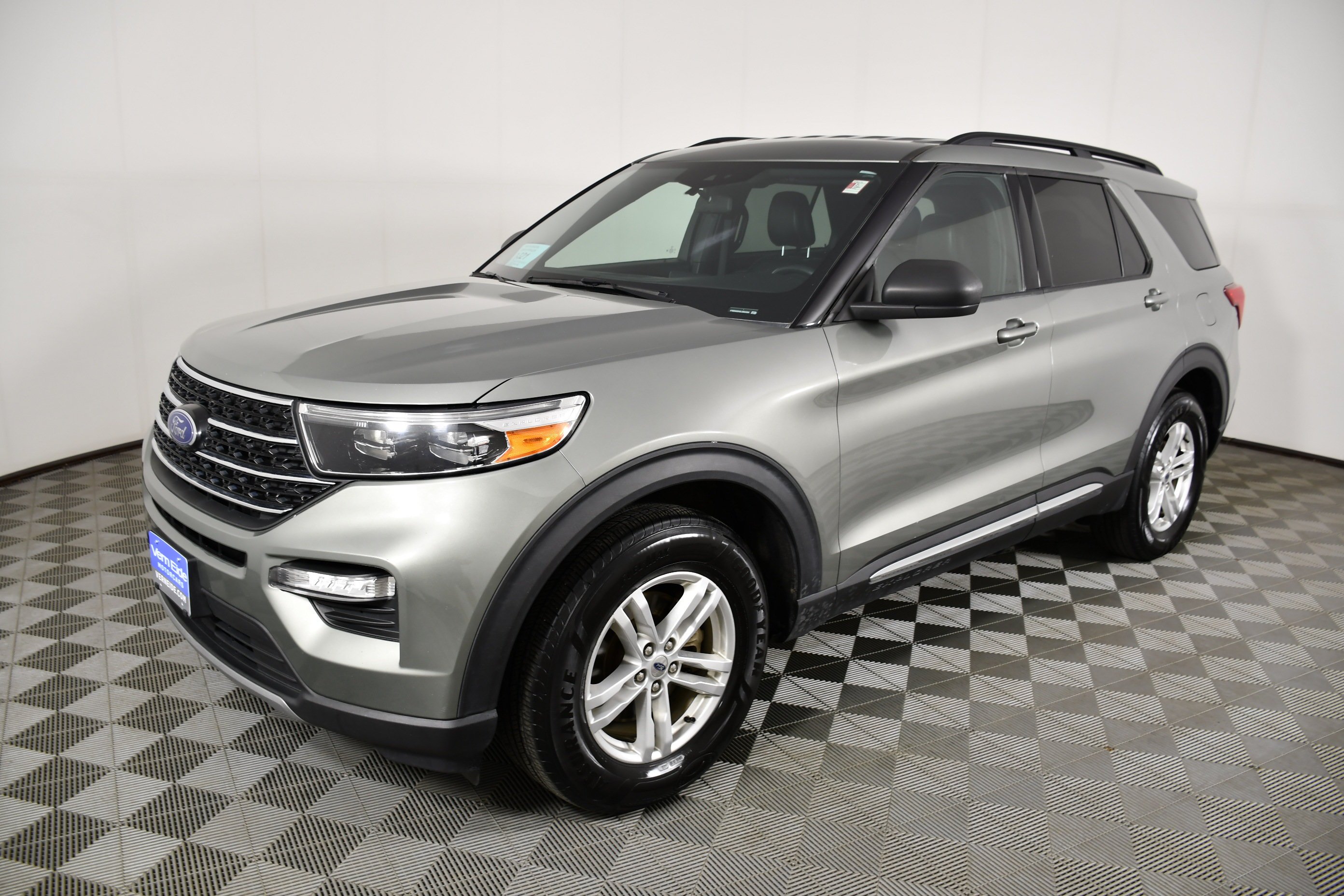 Used 2020 Silver Spruce Metallic Ford XLT image 10