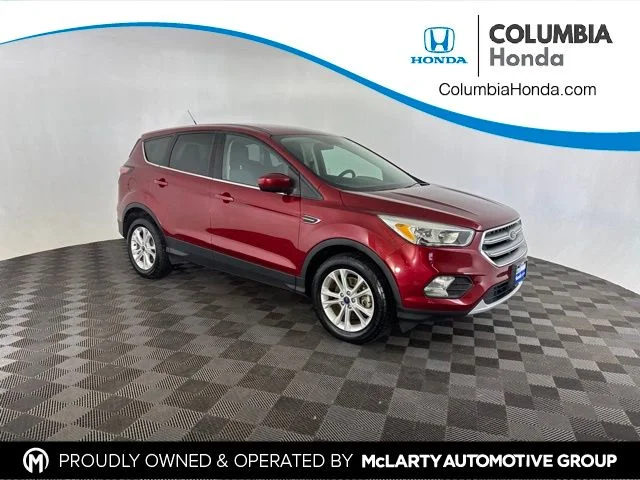 Used 2017 Red Ford SE image 1