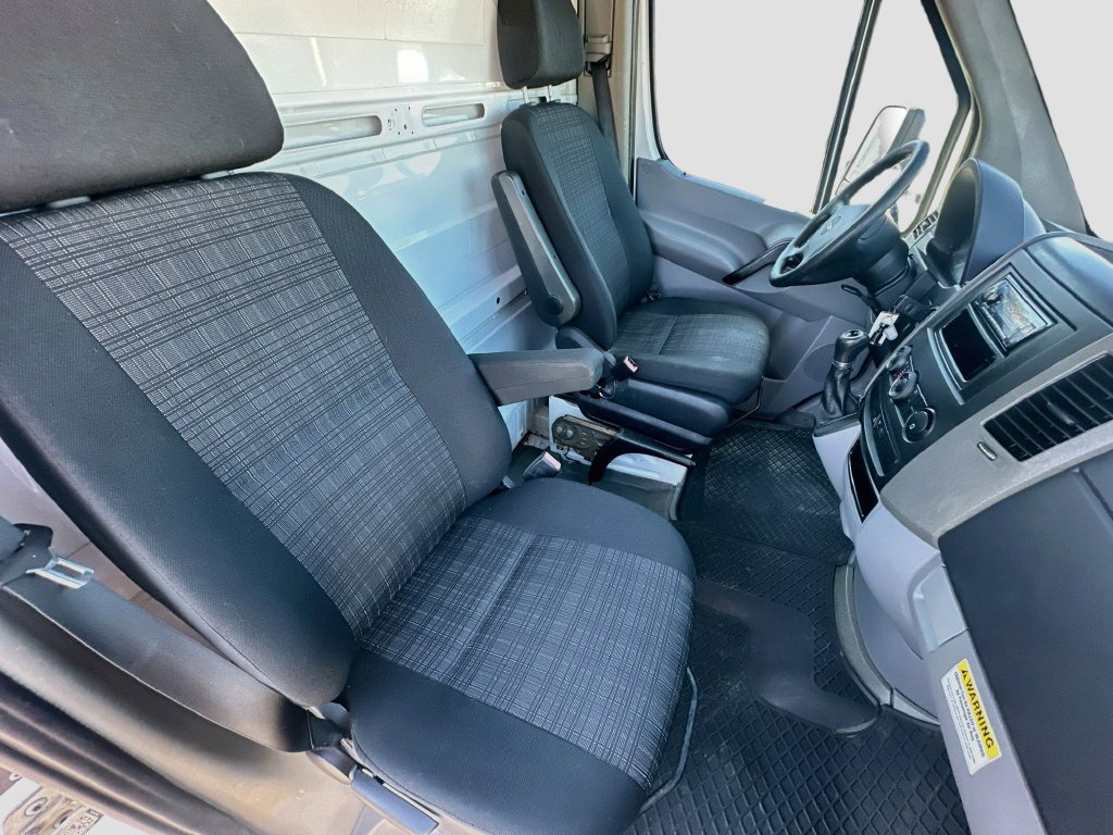 Used 2015 White Freightliner 14 Foot Flat Bed image 24