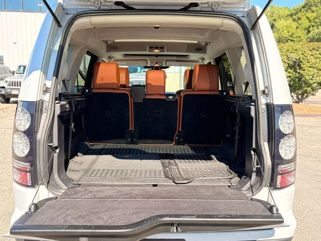 Used 2016 White Land Rover  image 32