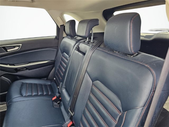 Used 2023 Oxford White Ford SEL image 31