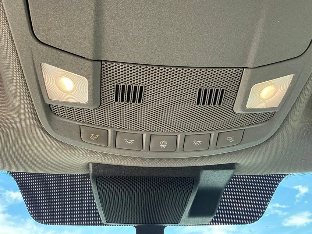 Certified Used 2020 Oxford White Ford XLT image 21