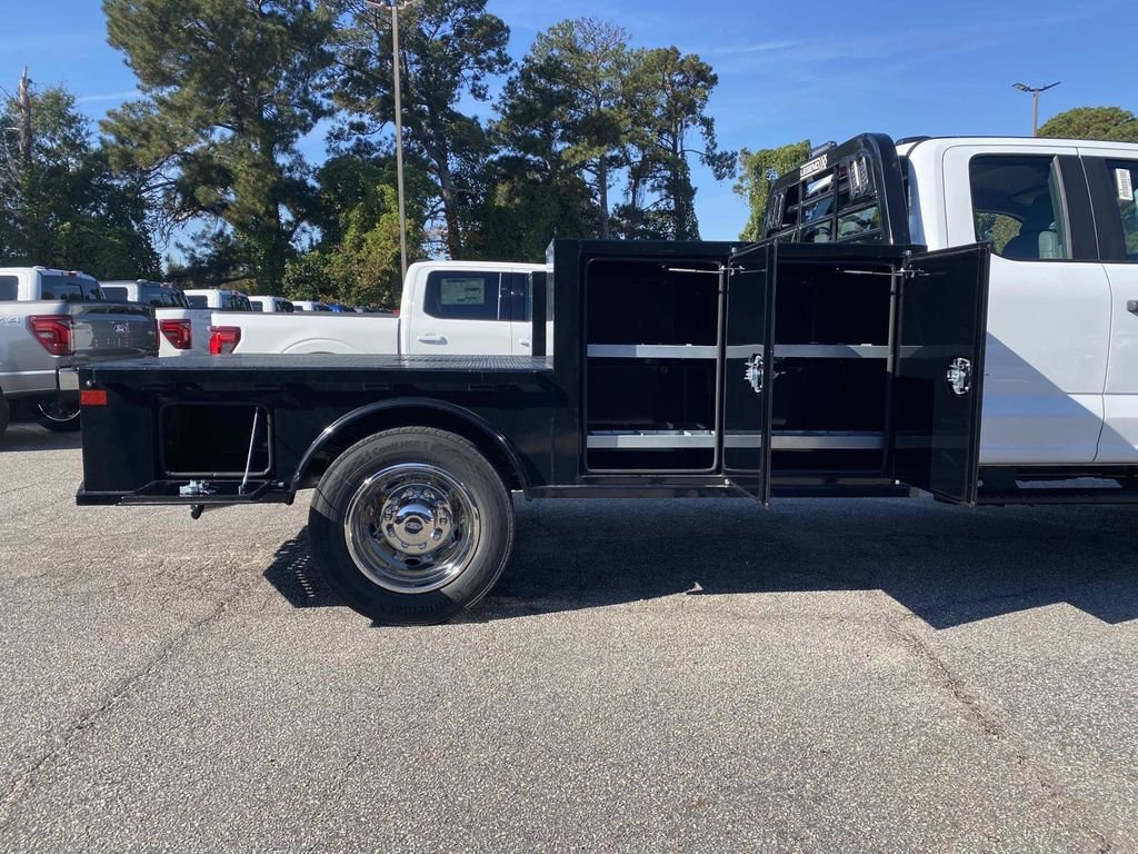 New 2026 Oxford White Ford F-550® XL image 3
