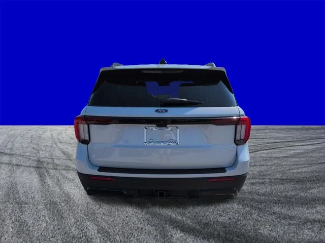 New 2026 Space White Metallic Ford ST-Line image 5