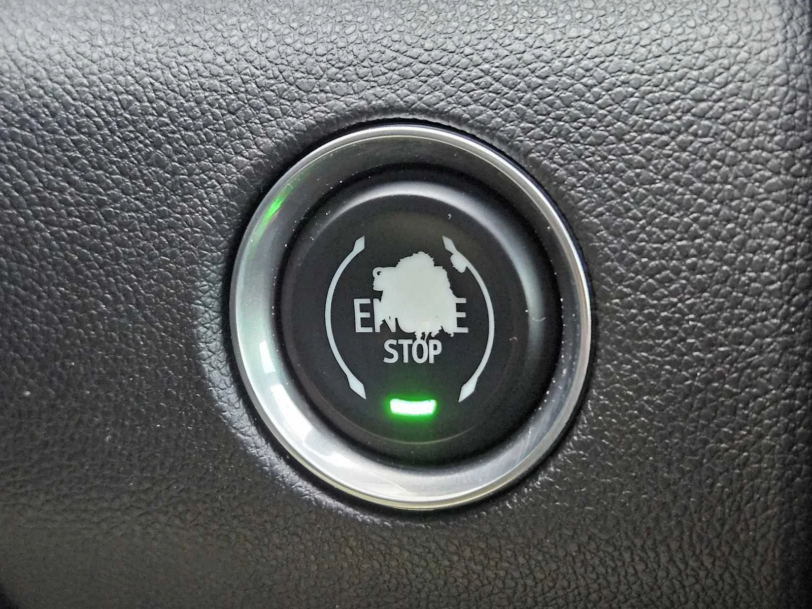 Used 2025 Summit White GMC AWD AT4 image 16