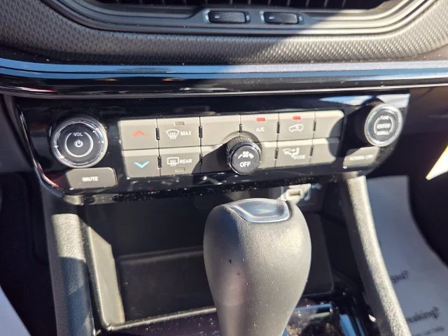Used 2026 Silver Jeep Latitude image 23