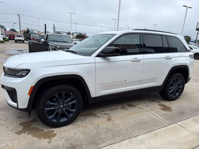 New 2026 White Jeep Limited image 9