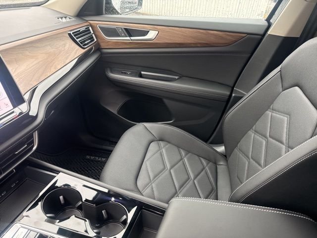 2026 Volkswagen Atlas SE w/Tech - Photo 25