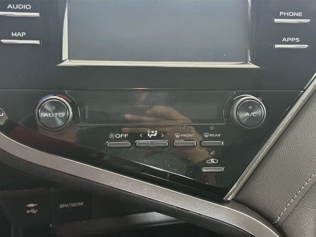 Used 2019 White Toyota  image 14
