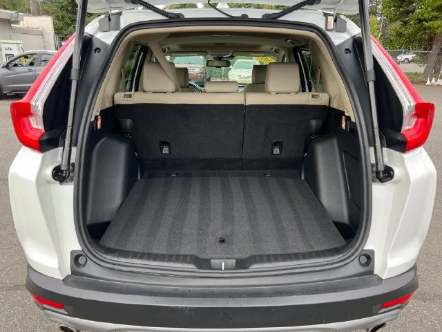 Used 2019 Platinum White Pearl Honda Touring image 12